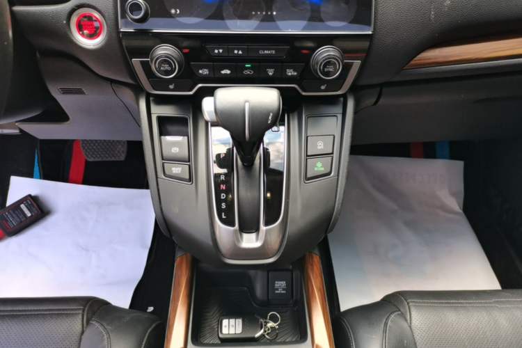 Used Honda CR-V 2019 Brilliant Edition Plus 240TURBO CVT Four-Wheel Drive Luxury Version China VI Emission Standard Gear Lever