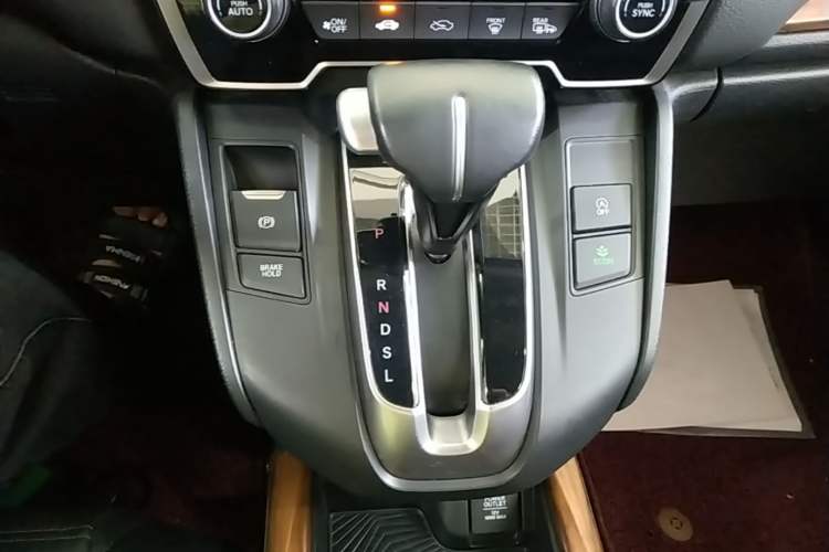 Used Honda CR-V 2019 240TURBO CVT 2WD Fashion Edition China V Gear Lever