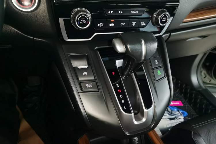 Used Honda CR-V 2019 240TURBO CVT 2WD Fashion Edition China V Gear Lever