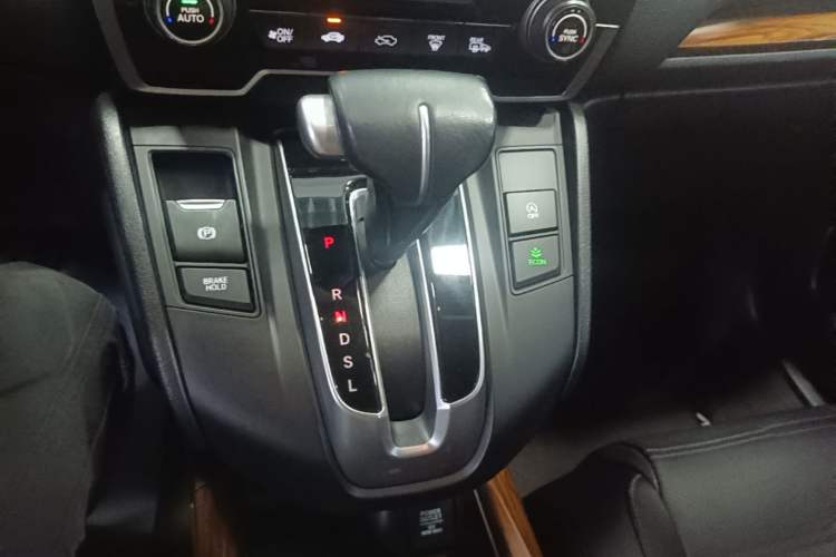Used Honda CR-V 2019 Brilliant Edition Plus 240TURBO CVT Two-Wheel Drive Fashion Version China VI Emission Standard Gear Lever