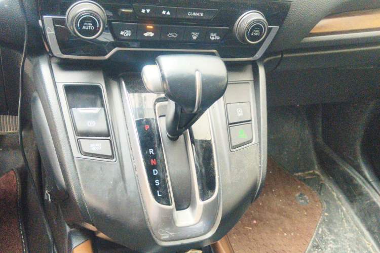 Used Honda CR-V 2019 240TURBO CVT 2WD Fashion Edition China V Gear Lever