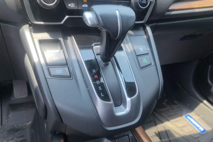 Used Honda CR-V 2019 Brilliant Edition Plus 240TURBO CVT Two-Wheel Drive Fashion Version China VI Emission Standard Gear Lever