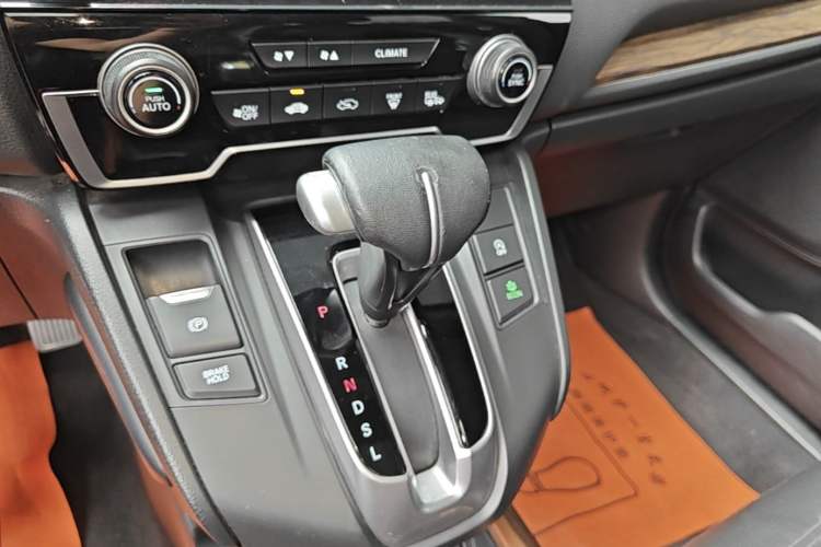 Used Honda CR-V 2019 240TURBO CVT 2WD Fashion Edition China V Gear Lever