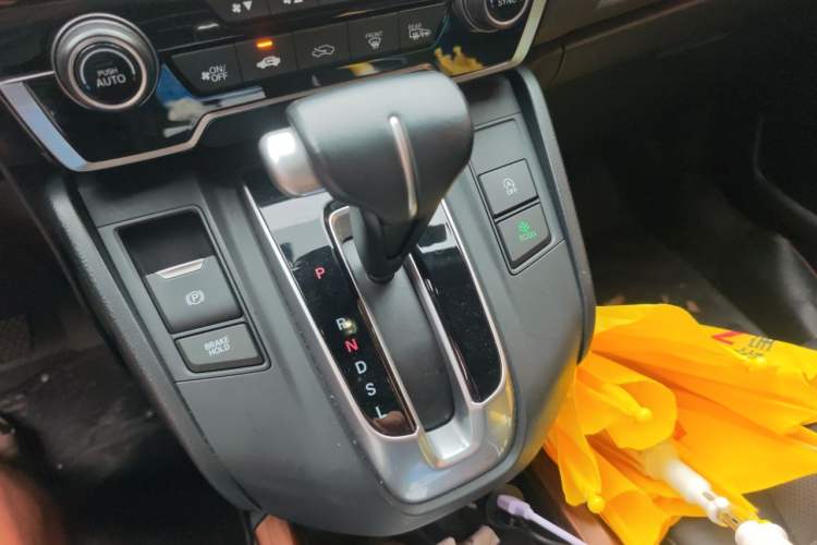 Used Honda CR-V 2019 240TURBO CVT 2WD Fashion Edition China V Gear Lever