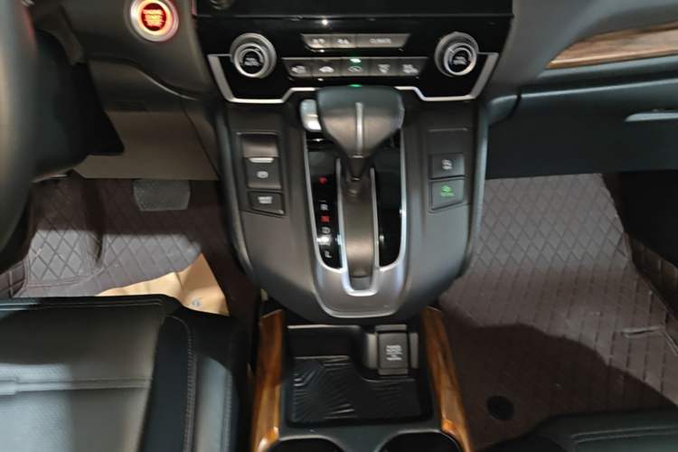 Used Honda CR-V 2019 240TURBO CVT 2WD Fashion Edition China V Gear Lever