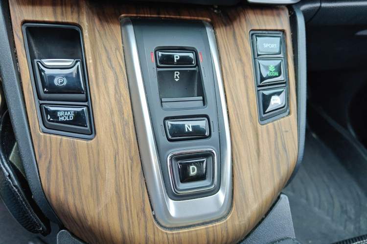 Used Honda CR-V 2019 Rui Hybrid 2.0L 2WD Pure Speed Version China VI Emission Standard Gear Lever