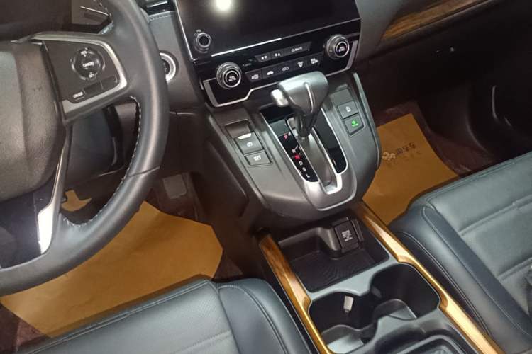 Used Honda CR-V 2019 240TURBO CVT 2WD Fashion Edition China V Gear Lever