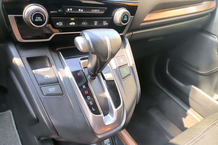 Used Honda CR-V 2019 240TURBO CVT 2WD Fashion Edition China V Gear Lever