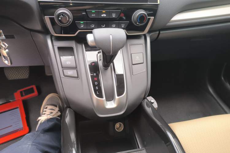 Used Honda CR-V 2019 Brilliant Edition 240TURBO CVT 2WD Comfort Version China VI Emission Standard Gear Lever