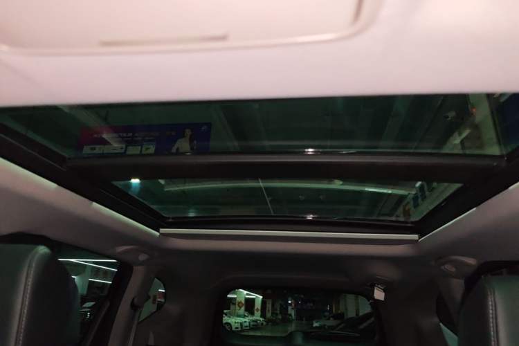 Used Honda CR-V 2019 Brilliant Edition Plus 240TURBO CVT Two-Wheel Drive Fashion Version China VI Emission Standard Headliner