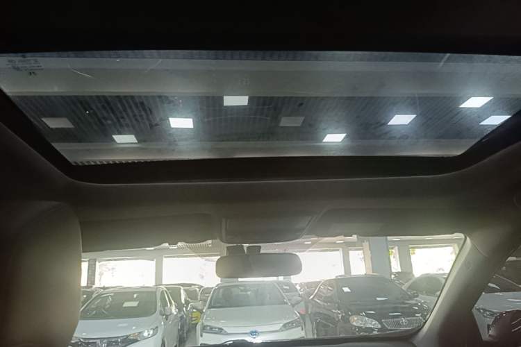 Used Honda CR-V 2019 Brilliant Edition Plus 240TURBO CVT Two-Wheel Drive Fashion Version China VI Emission Standard Headliner