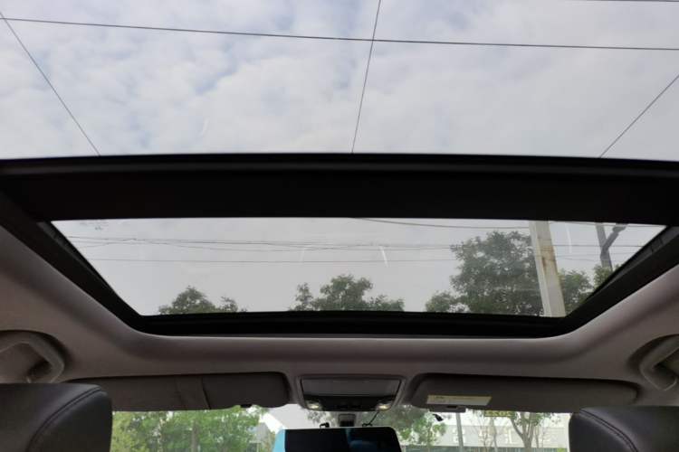 Used Honda CR-V 2019 Brilliant Edition Plus 240TURBO CVT Two-Wheel Drive Fashion Version China VI Emission Standard Headliner