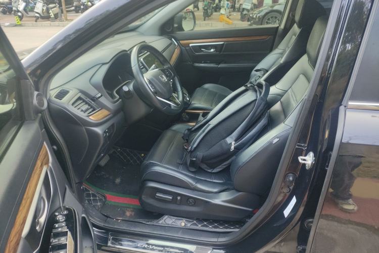 Used Honda CR-V 2019 240TURBO CVT 2WD Fashion Edition China V Interior 3