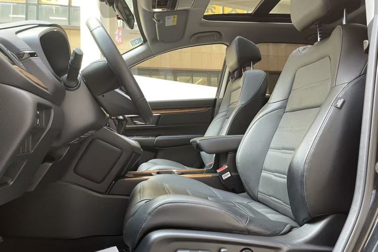 Used Honda CR-V 2019 Brilliant Edition Plus 240TURBO CVT Two-Wheel Drive Fashion Version China VI Emission Standard Interior 4