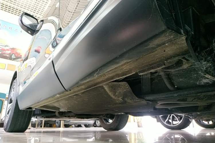 Used Honda CR-V 2019 240TURBO CVT 2WD Fashion Edition China V Left Side Sill
