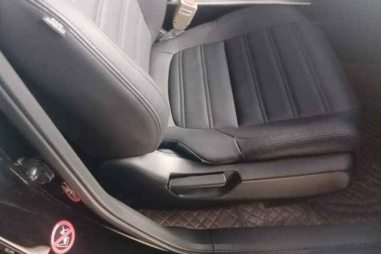 Used Honda CR-V 2019 Brilliant Edition 240TURBO CVT 2WD Comfort Version China VI Emission Standard Right Front Seat