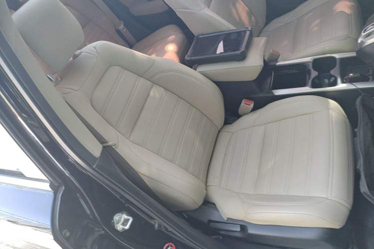 Used Honda CR-V 2019 240TURBO CVT 2WD Comfort Version China V Right Front Seat