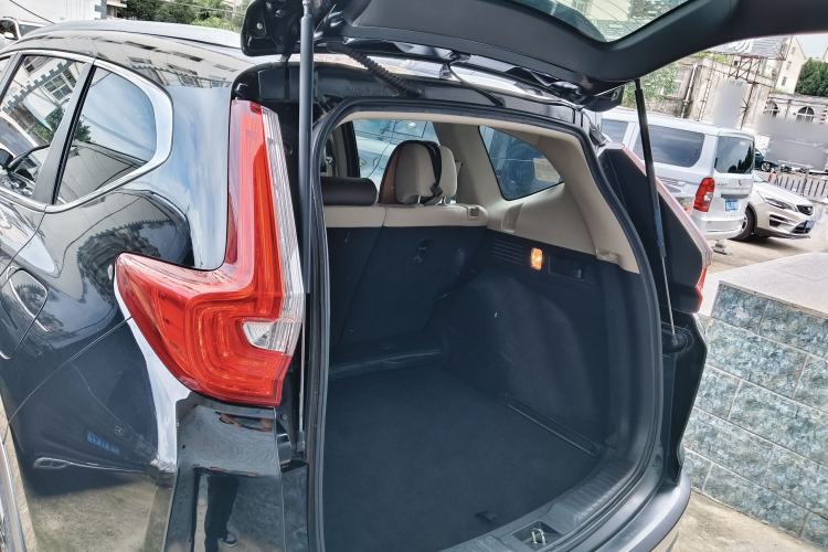 Used Honda CR-V 2019 Brilliant Edition 240TURBO CVT 2WD Comfort Version China VI Emission Standard Trunk