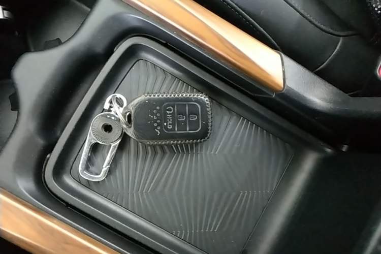 Used Honda CR-V 2019 240TURBO CVT 2WD Fashion Edition China V Vehicle Key