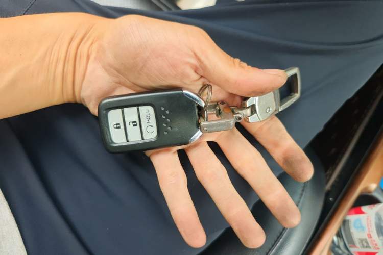 Used Honda CR-V 2019 240TURBO CVT 2WD Fashion Edition China V Vehicle Key
