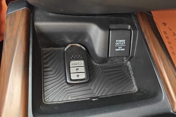 Used Honda CR-V 2019 240TURBO CVT 2WD Fashion Edition China V Vehicle Key
