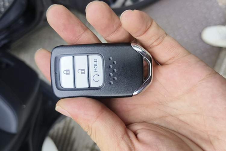 Used Honda CR-V 2019 240TURBO CVT 2WD Fashion Edition China V Vehicle Key