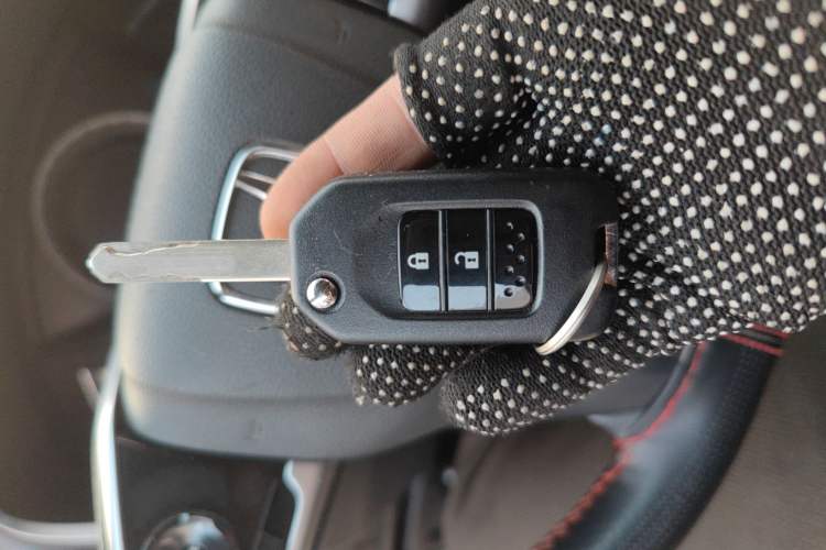 Used Honda CR-V 2019 240TURBO CVT 2WD Comfort Version China VI Emission Standard Vehicle Key