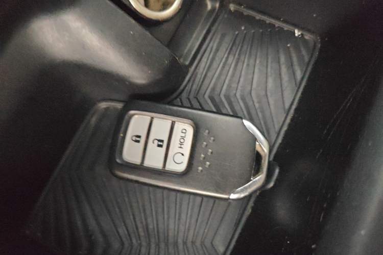 Used Honda CR-V 2019 Brilliant Edition Plus 240TURBO CVT Two-Wheel Drive Fashion Version China VI Emission Standard Vehicle Key