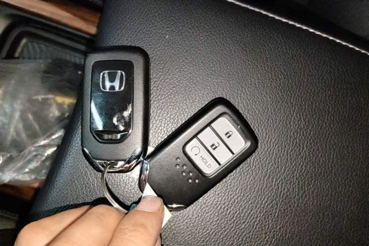 Used Honda CR-V 2019 Brilliant Edition Plus 240TURBO CVT Two-Wheel Drive Fashion Version China VI Emission Standard Vehicle Key