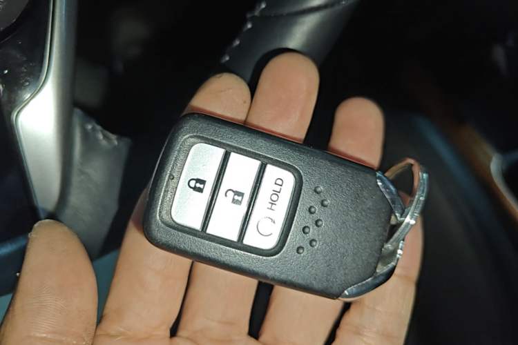 Used Honda CR-V 2019 240TURBO CVT 2WD Fashion Edition China V Vehicle Key