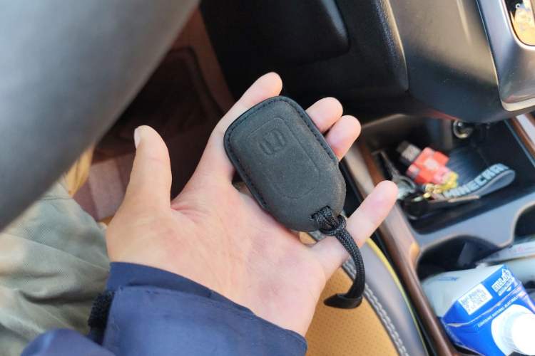 Used Honda CR-V 2019 240TURBO CVT Four-Wheel Drive Luxury Edition China V Emission Standard Vehicle Key