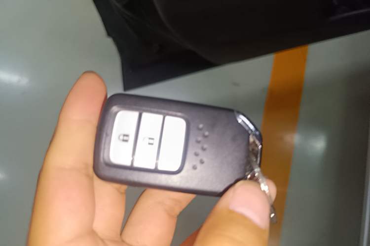 Used Honda CR-V 2019 240TURBO CVT 2WD Fashion Edition China V Vehicle Key