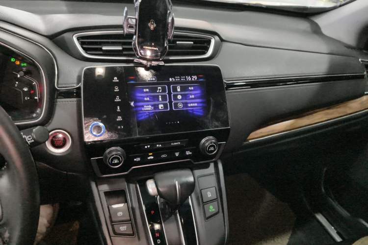 Used Honda CR-V 2019 240TURBO CVT 2WD Fashion Edition China V Audio And AC Panel