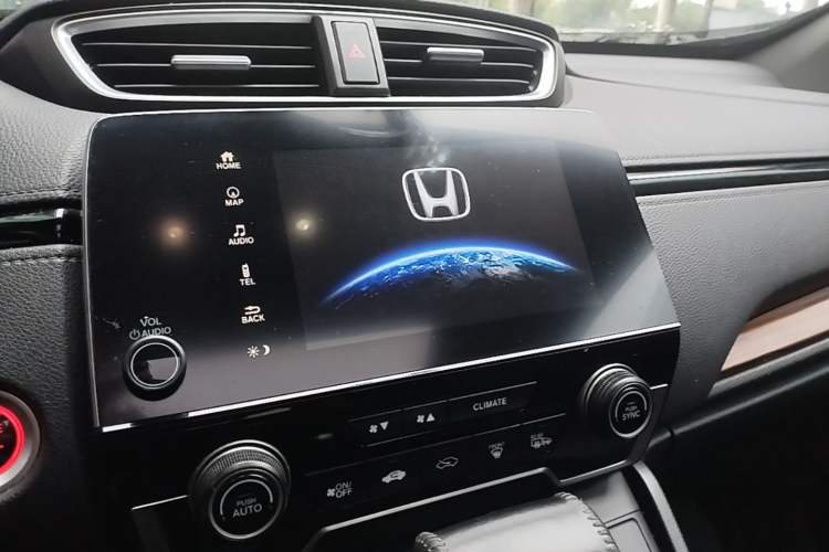 Used Honda CR-V 2019 240TURBO CVT 2WD Fashion Edition China V Audio And AC Panel