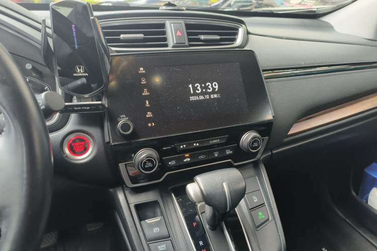 Used Honda CR-V 2019 240TURBO CVT 2WD Fashion Edition China V Audio And AC Panel
