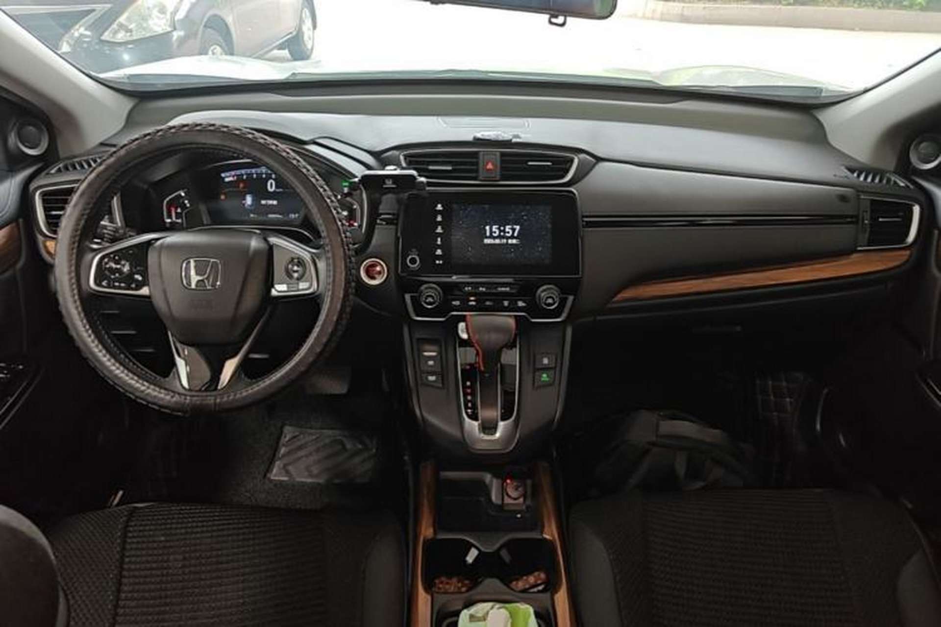 Used Honda CR-V 2019 240TURBO CVT 2WD Fashion Edition China V Center Console