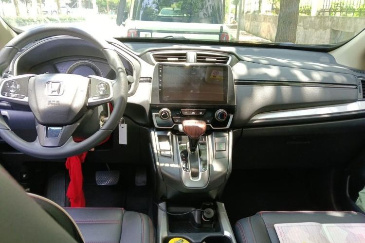 Used Honda CR-V 2019 Brilliant Edition 240TURBO CVT 2WD Comfort Version China VI Emission Standard Center Console