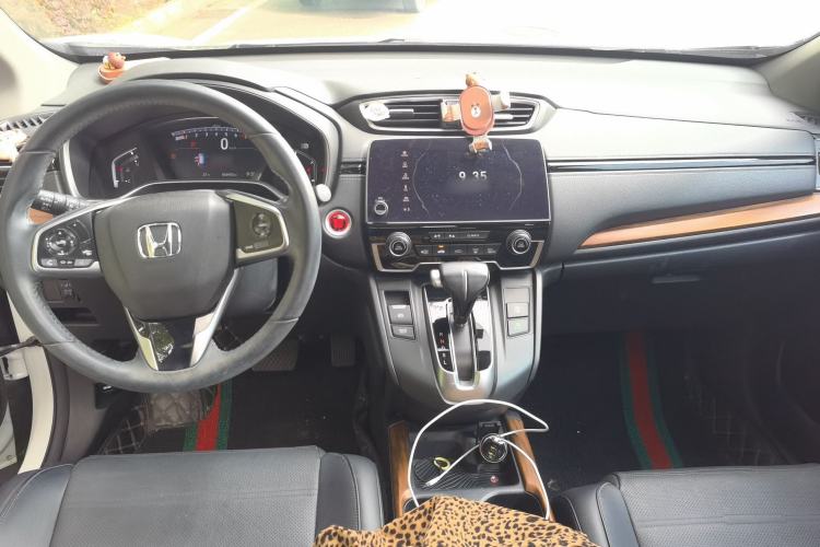Used Honda CR-V 2019 240TURBO CVT 2WD Fashion Edition China V Center Console