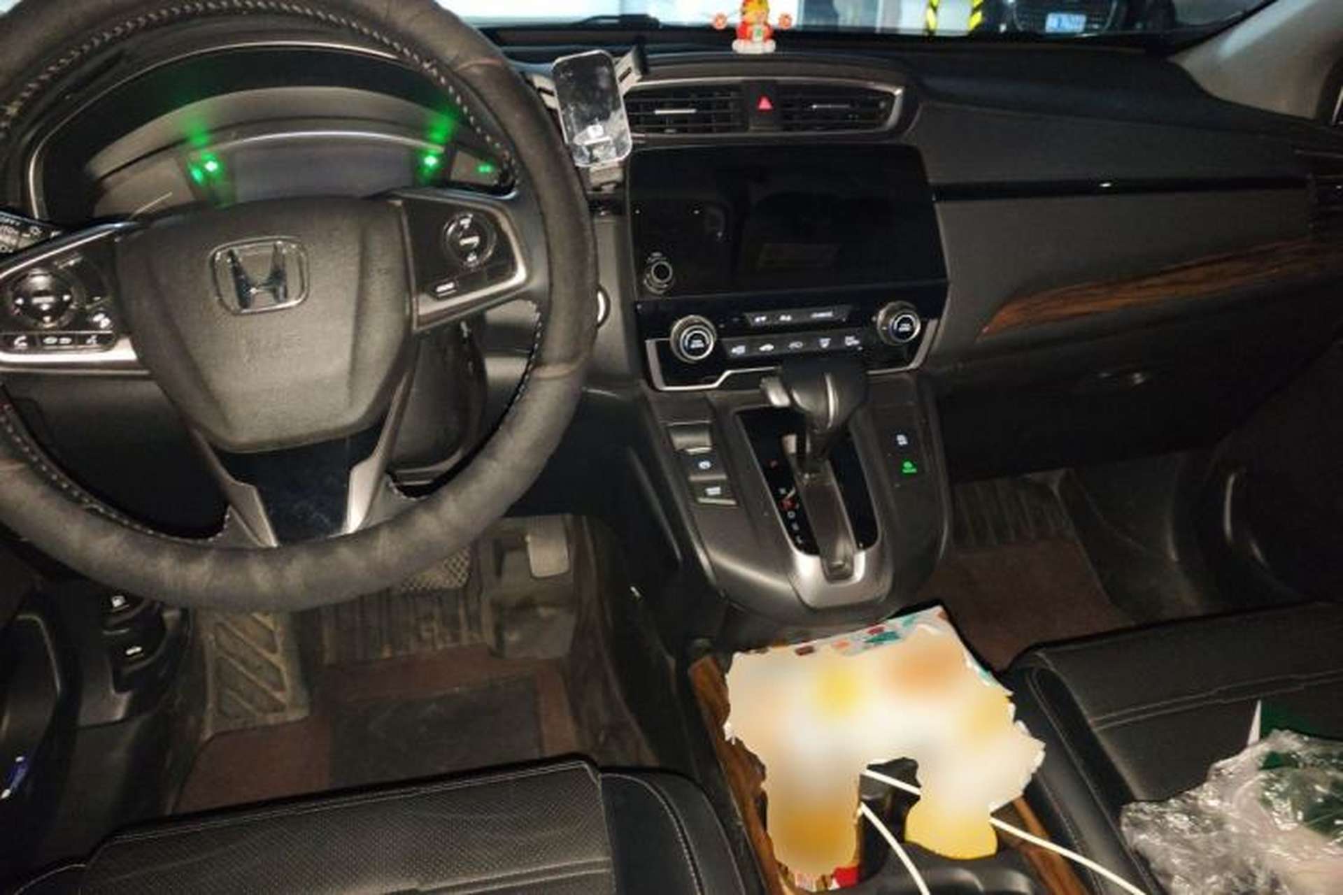 Used Honda CR-V 2019 240TURBO CVT 2WD Fashion Edition China V Center Console