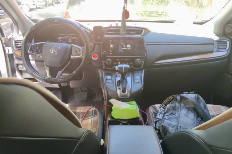 Used Honda CR-V 2019 Brilliant Edition Plus 240TURBO CVT Two-Wheel Drive Fashion Version China VI Emission Standard Center Console