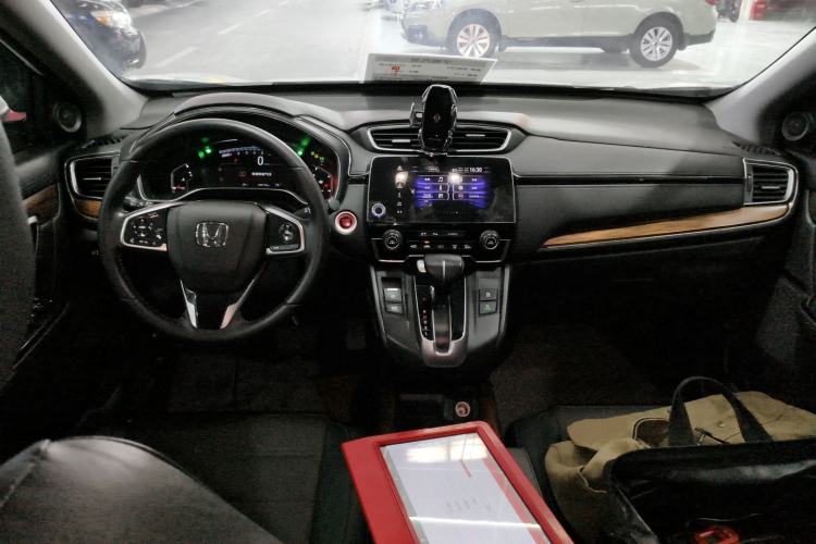 Used Honda CR-V 2019 240TURBO CVT 2WD Fashion Edition China V Center Console