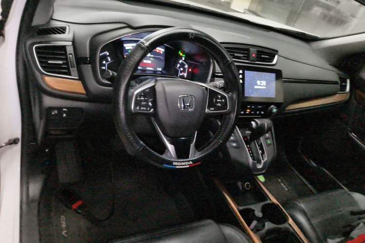 Used Honda CR-V 2019 240TURBO CVT 2WD Fashion Edition China V Center Console