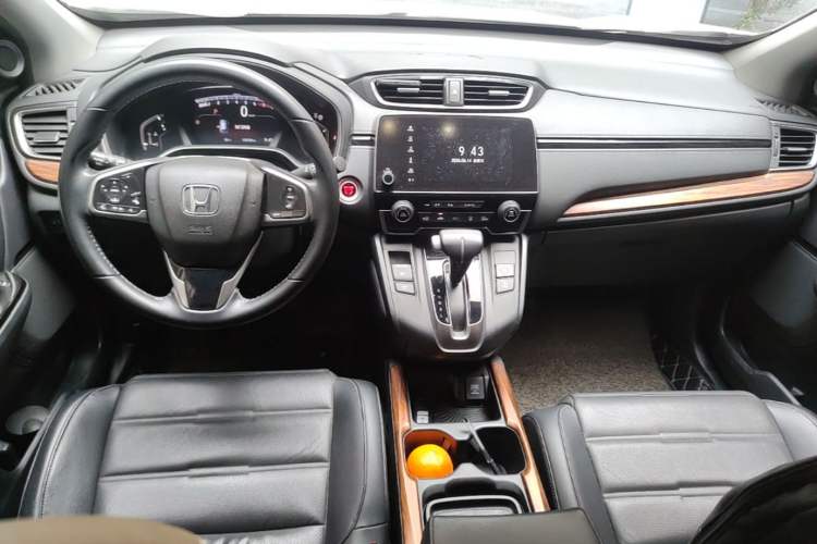 Used Honda CR-V 2019 240TURBO CVT 2WD Fashion Edition China V Center Console