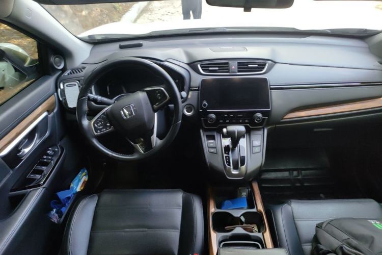 Used Honda CR-V 2019 240TURBO CVT 2WD Fashion Edition China V Center Console