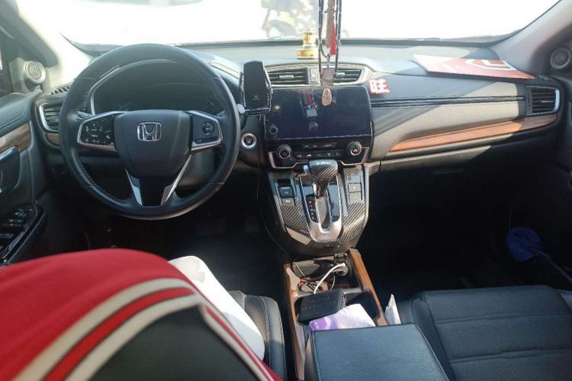 Used Honda CR-V 2019 240TURBO CVT 2WD Fashion Edition China V Center Console