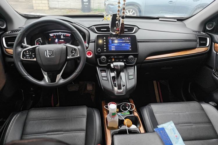 Used Honda CR-V 2019 Brilliant Edition Plus 240TURBO CVT Two-Wheel Drive Fashion Version China VI Emission Standard Center Console