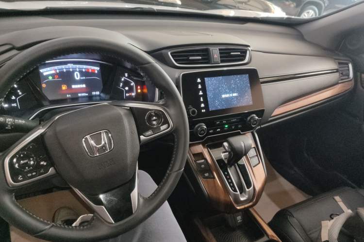 Used Honda CR-V 2019 240TURBO CVT 2WD Fashion Edition China V Center Console