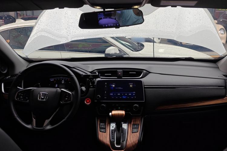 Used Honda CR-V 2019 Brilliant Edition Plus 240TURBO CVT Two-Wheel Drive Fashion Version China VI Emission Standard Center Console