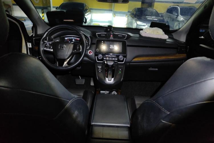 Used Honda CR-V 2019 240TURBO CVT 2WD Fashion Edition China V Center Console