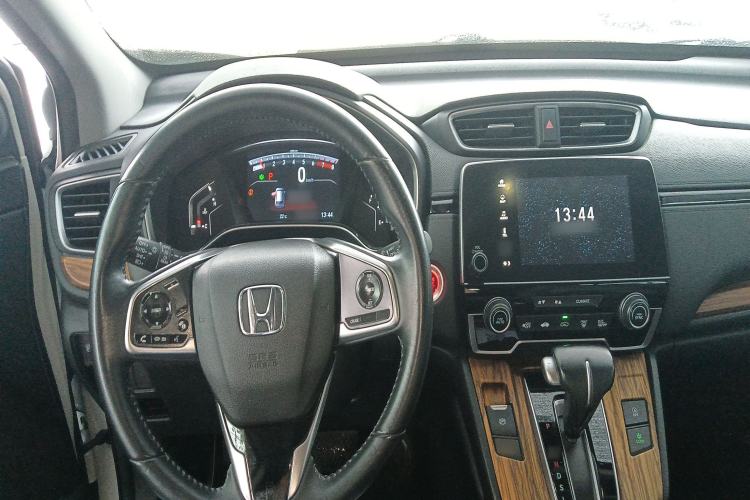 Used Honda CR-V 2019 240TURBO CVT 2WD Fashion Edition China V Center Console